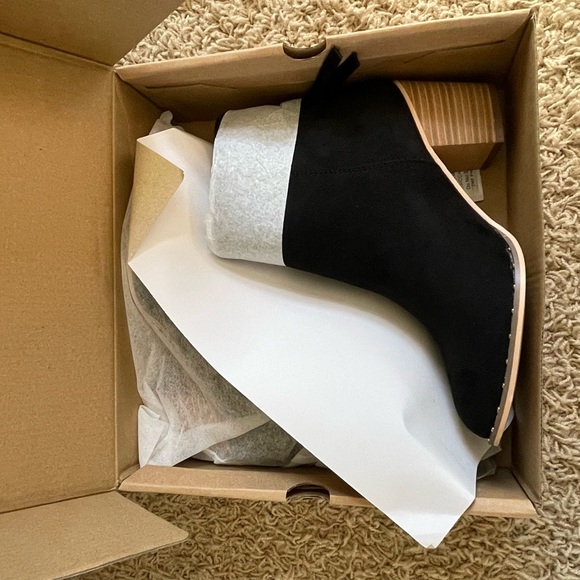 Women’s Black Booties - Picture 7 of 7